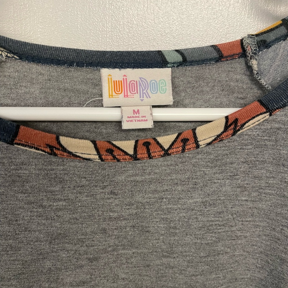 Lularoe- Randy top- size medium- - Picture 4 of 5